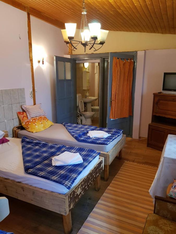 Hompot Accommodation Deva Exteriör bild