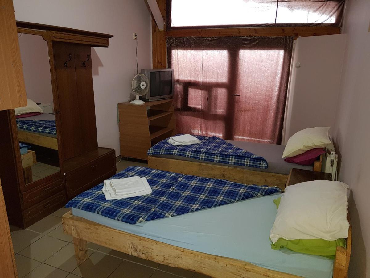 Hompot Accommodation Deva Exteriör bild