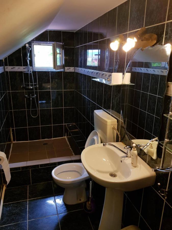 Hompot Accommodation Deva Exteriör bild