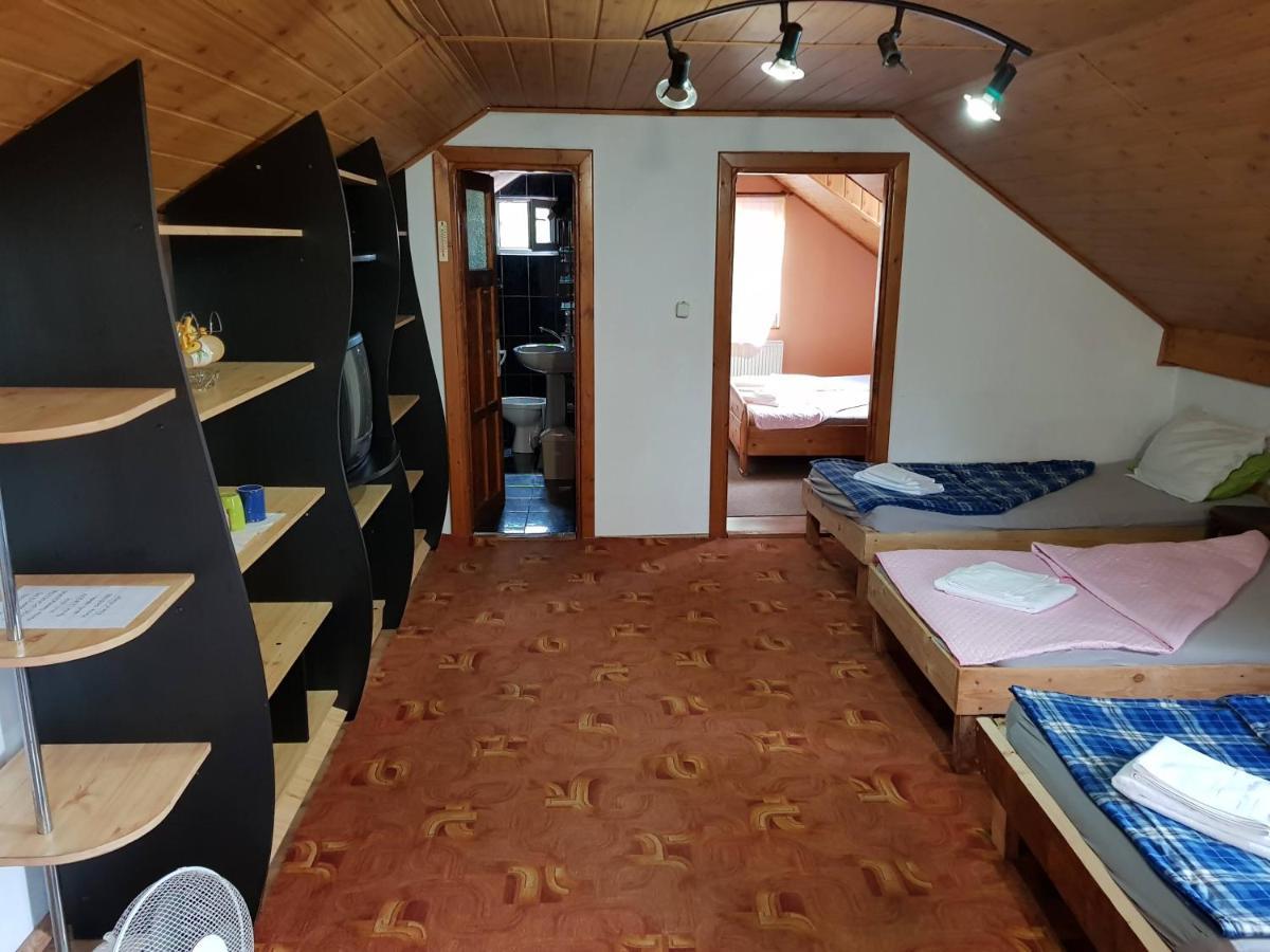 Hompot Accommodation Deva Exteriör bild