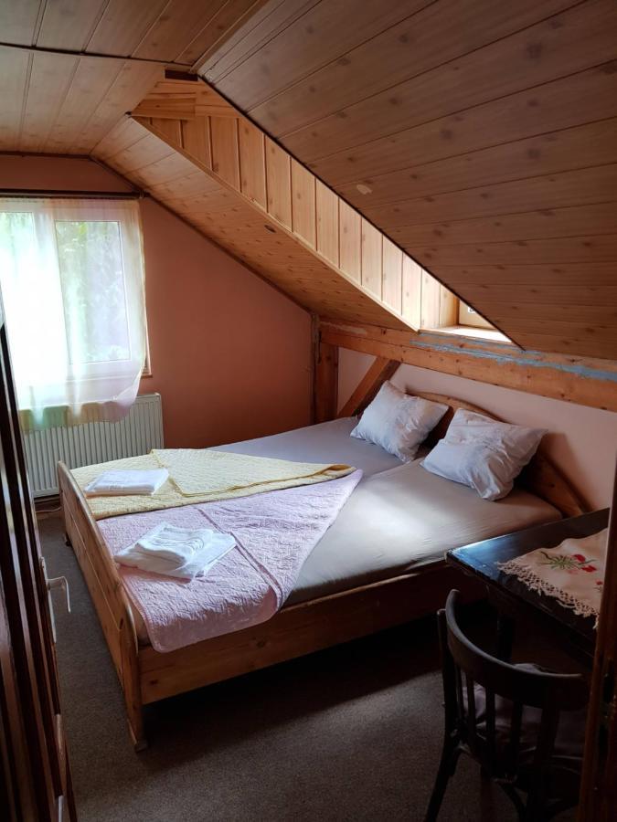 Hompot Accommodation Deva Exteriör bild