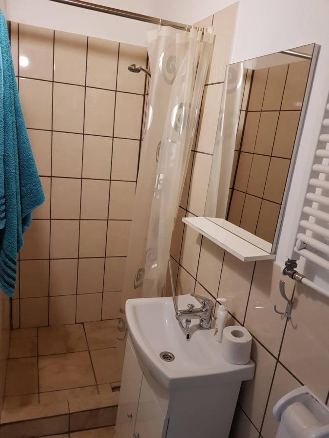 Hompot Accommodation Deva Exteriör bild