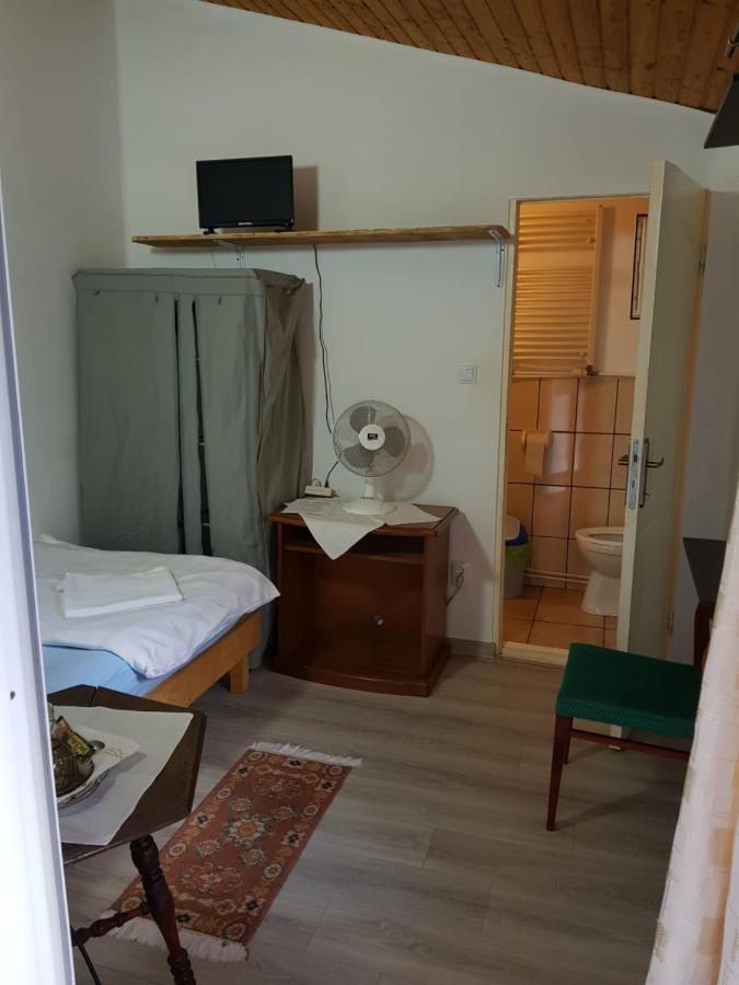 Hompot Accommodation Deva Exteriör bild
