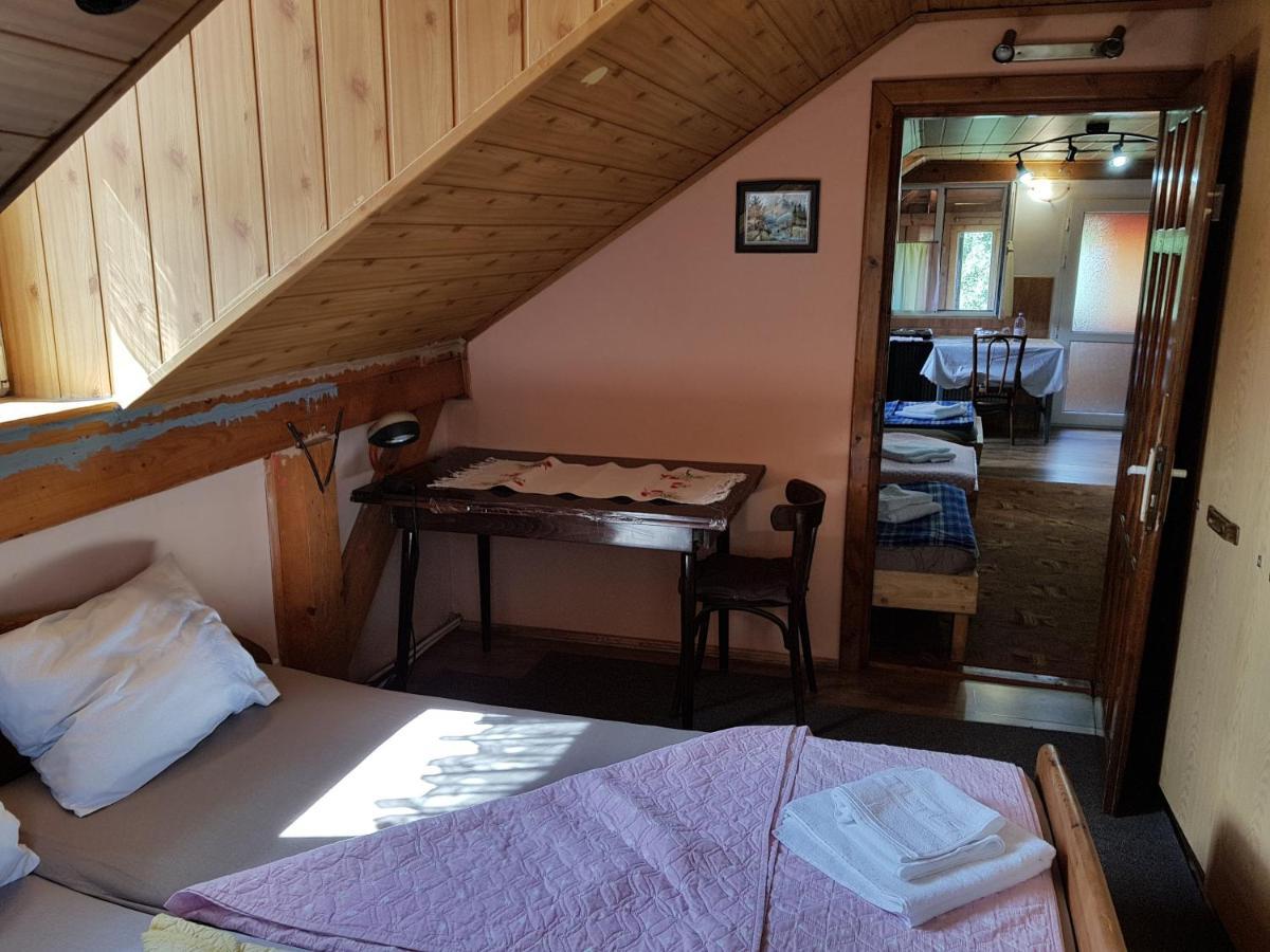 Hompot Accommodation Deva Exteriör bild