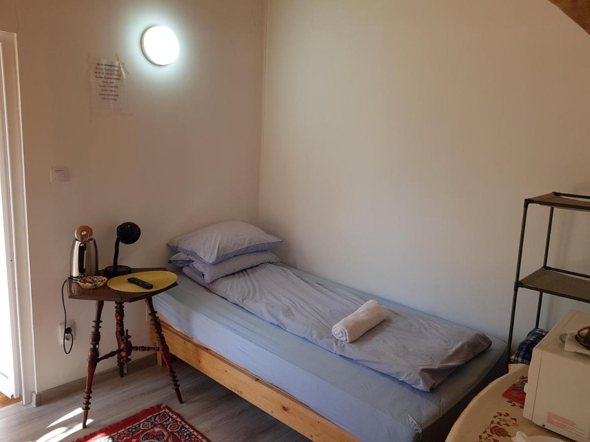 Hompot Accommodation Deva Exteriör bild
