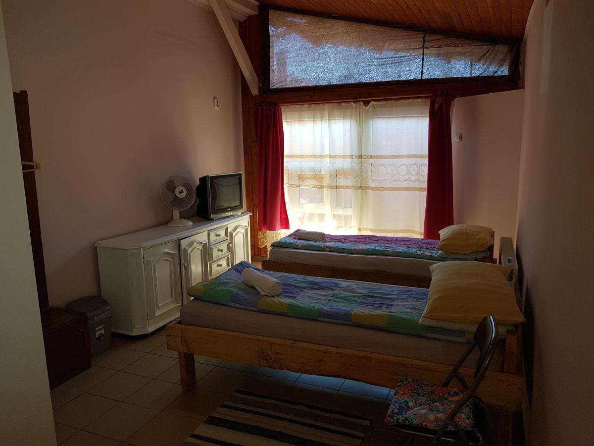 Hompot Accommodation Deva Exteriör bild