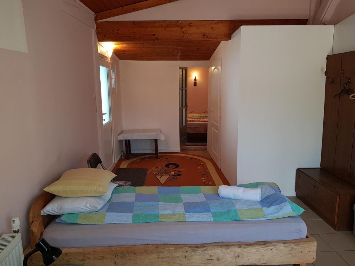 Hompot Accommodation Deva Exteriör bild