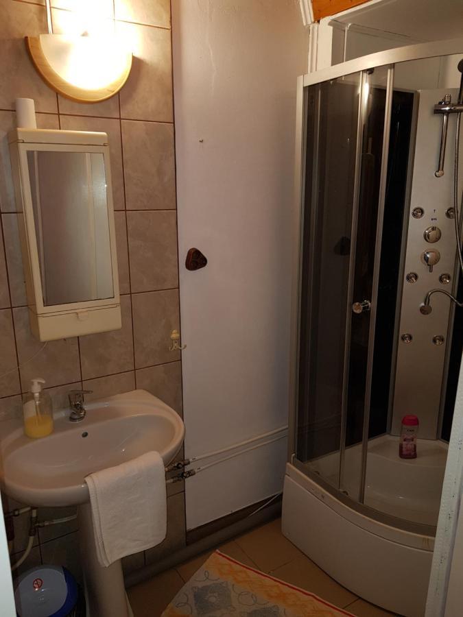 Hompot Accommodation Deva Exteriör bild
